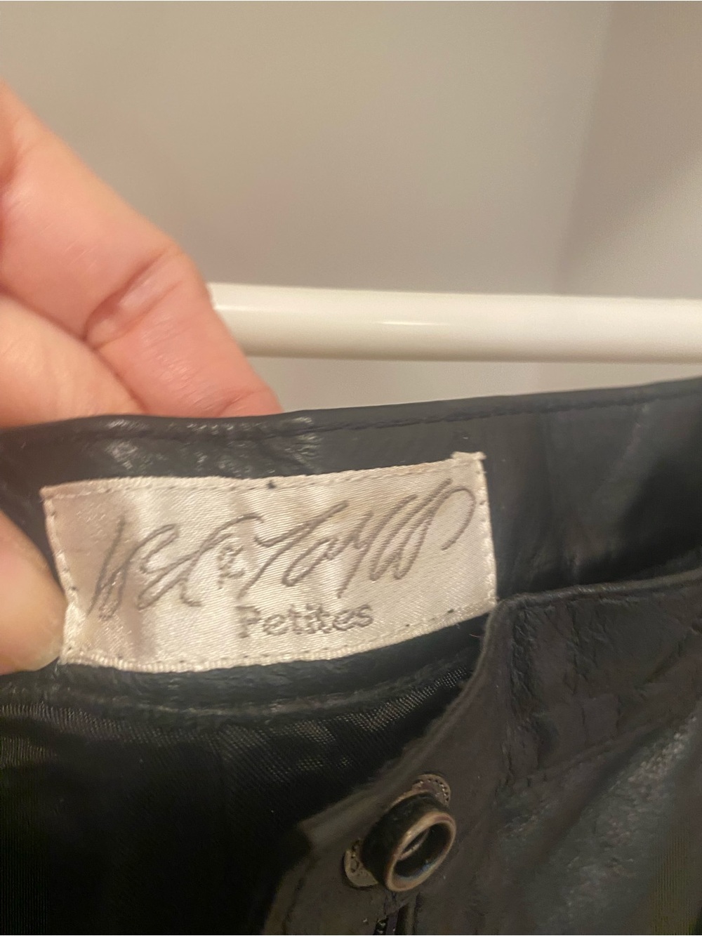 Petite Women Leather Pants - Picture 6 of 7